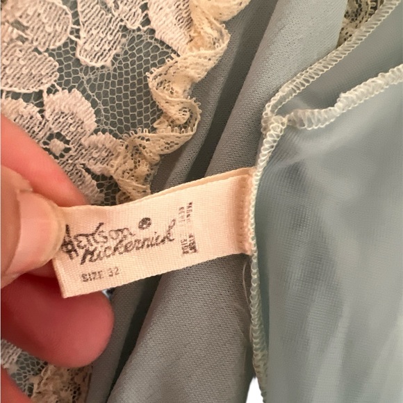 Blue and Cream Lace Robe - Picture 4 of 4